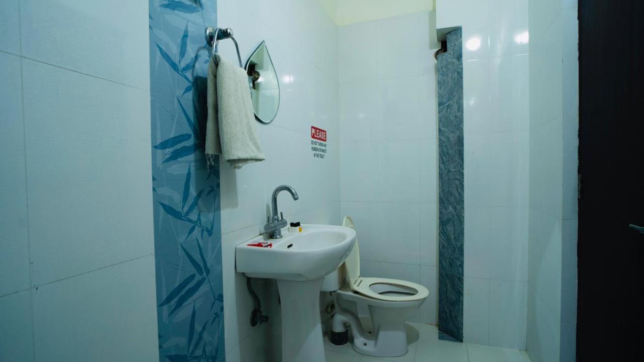 Hotel Lake Paradise อุเดเปอร์ ภายนอก รูปภาพ