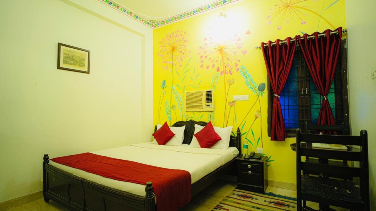 Hotel Lake Paradise อุเดเปอร์ ภายนอก รูปภาพ