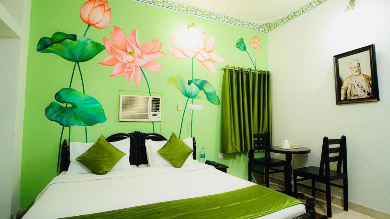 Hotel Lake Paradise อุเดเปอร์ ภายนอก รูปภาพ