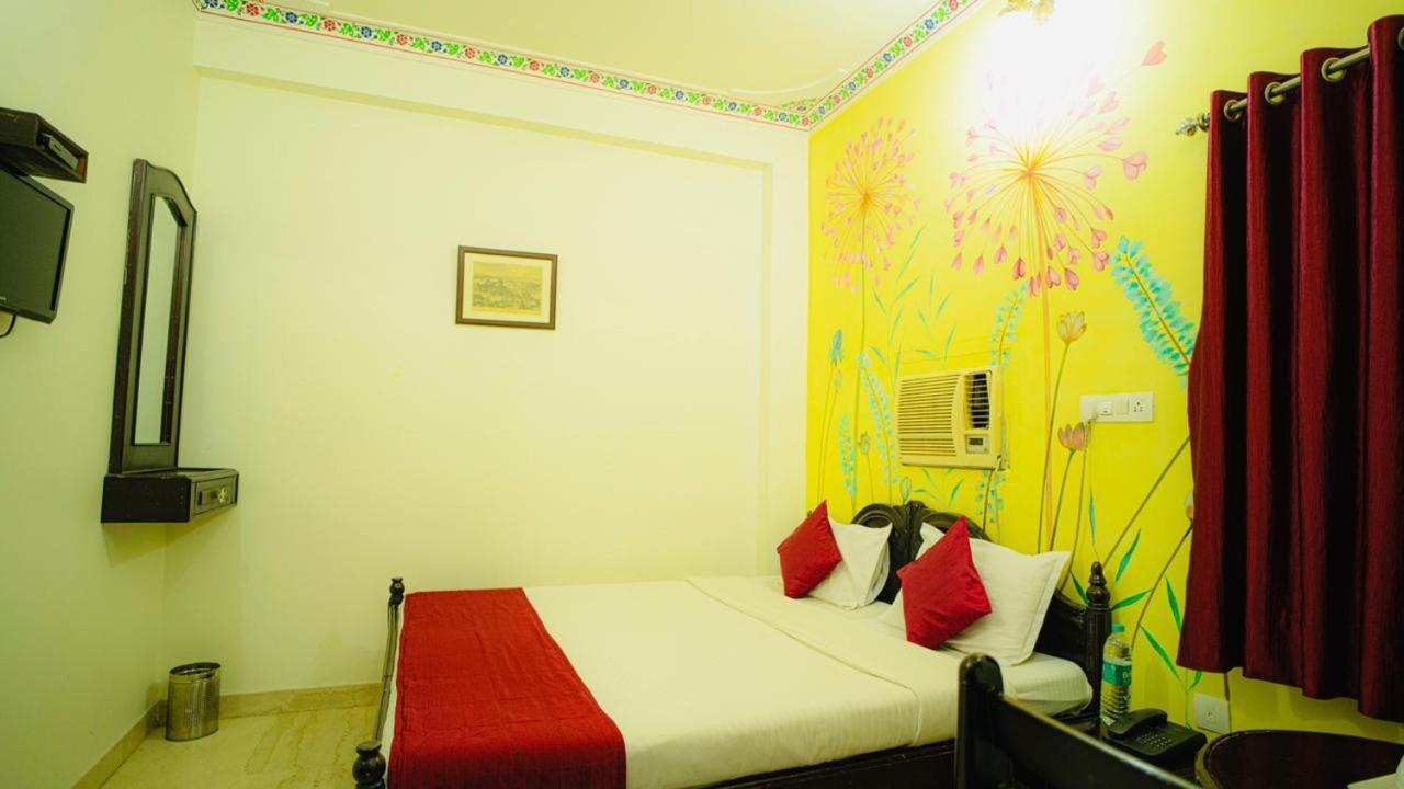 Hotel Lake Paradise อุเดเปอร์ ภายนอก รูปภาพ