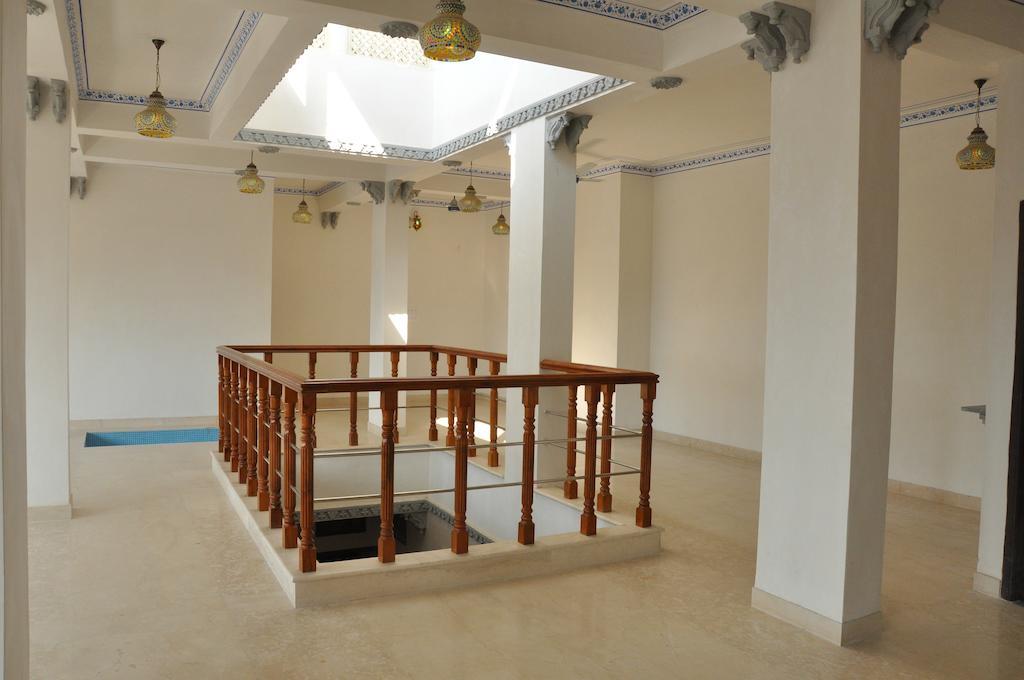 Hotel Lake Paradise อุเดเปอร์ ภายนอก รูปภาพ