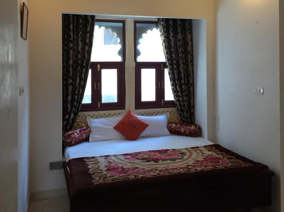 Hotel Lake Paradise อุเดเปอร์ ภายนอก รูปภาพ